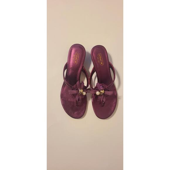 Coach Vana Purple Leather Thong Sandal Floral Pearl Logo Low Wedge Heel 8B EUC - Picture 1 of 5
